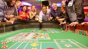 Free Play slot spin interface with virtual-credit balance display